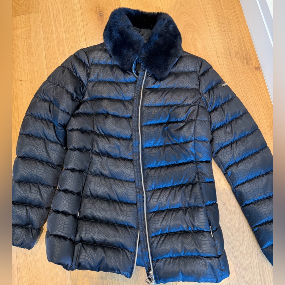 Geox Down Puffer in Black (Size 6)